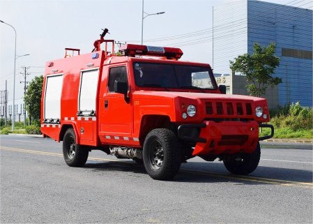 四驅勇士1噸水罐消防車