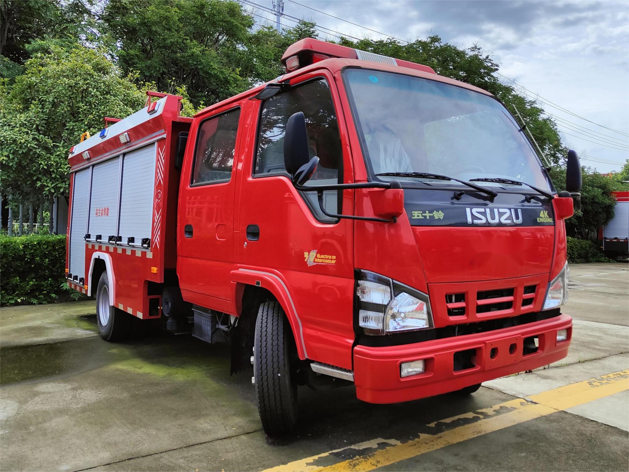 五十鈴2噸泡沫消防車